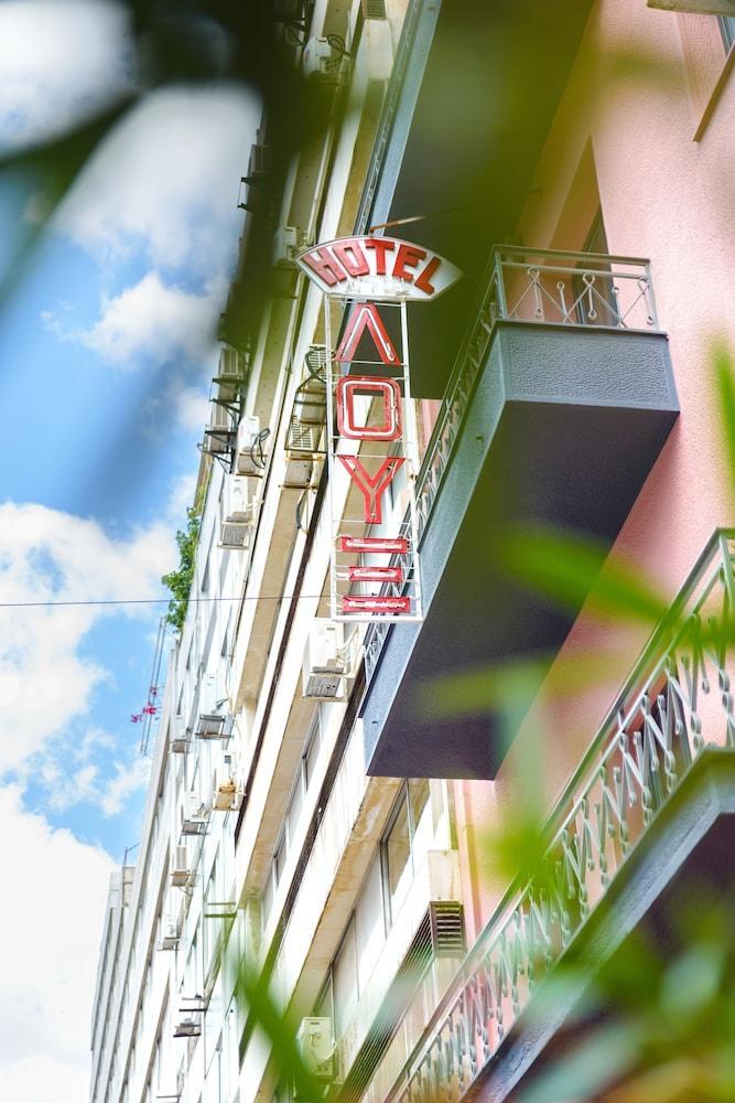 Lux Hotel Pireu Exterior foto